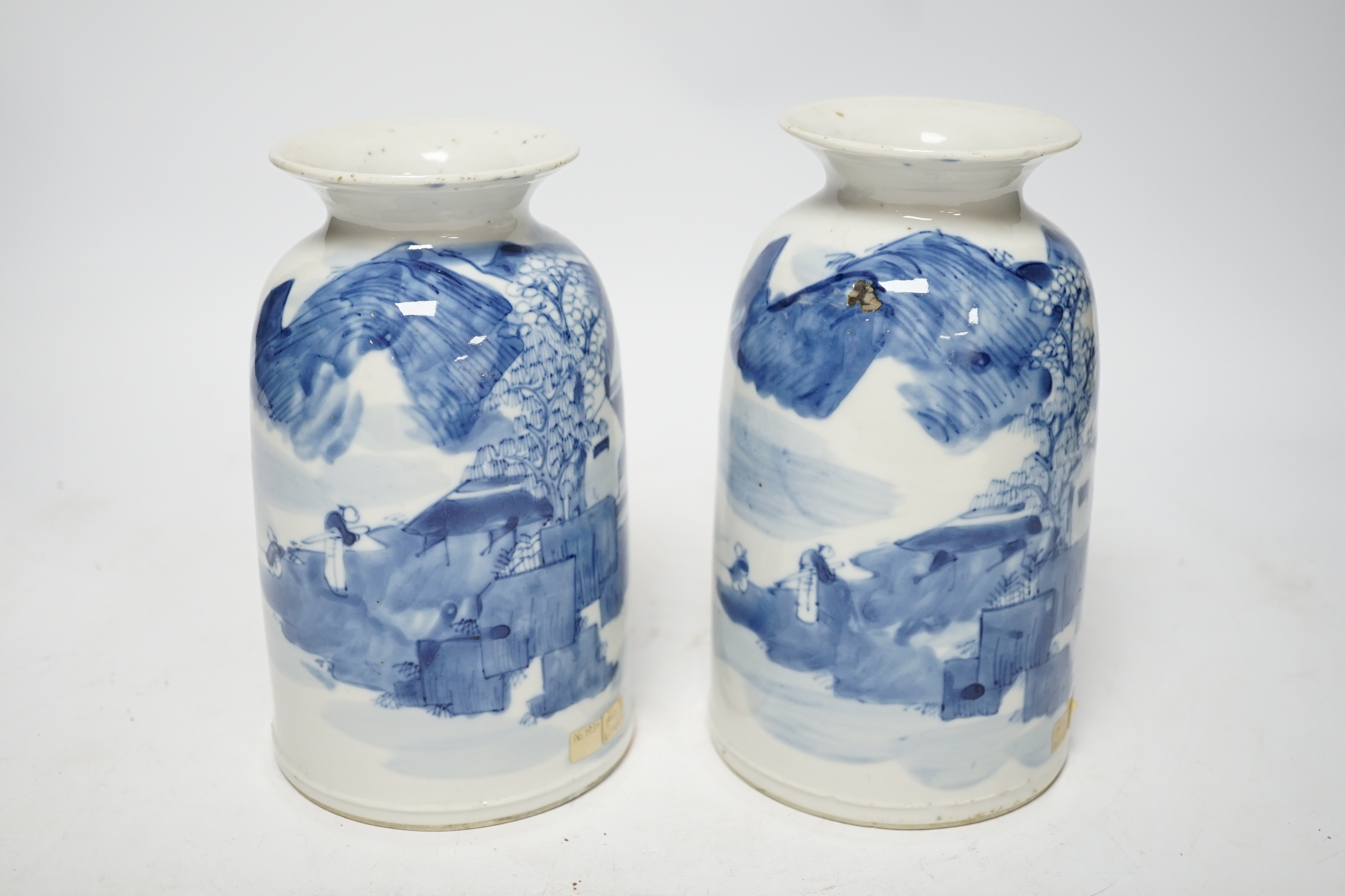 A pair of Chinese blue and white jars, 19th century, 19cm high